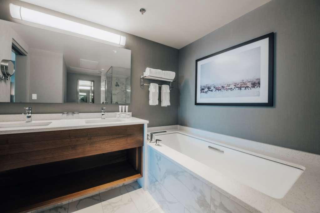 The Explorer Hotel Yellowknife Buitenkant foto