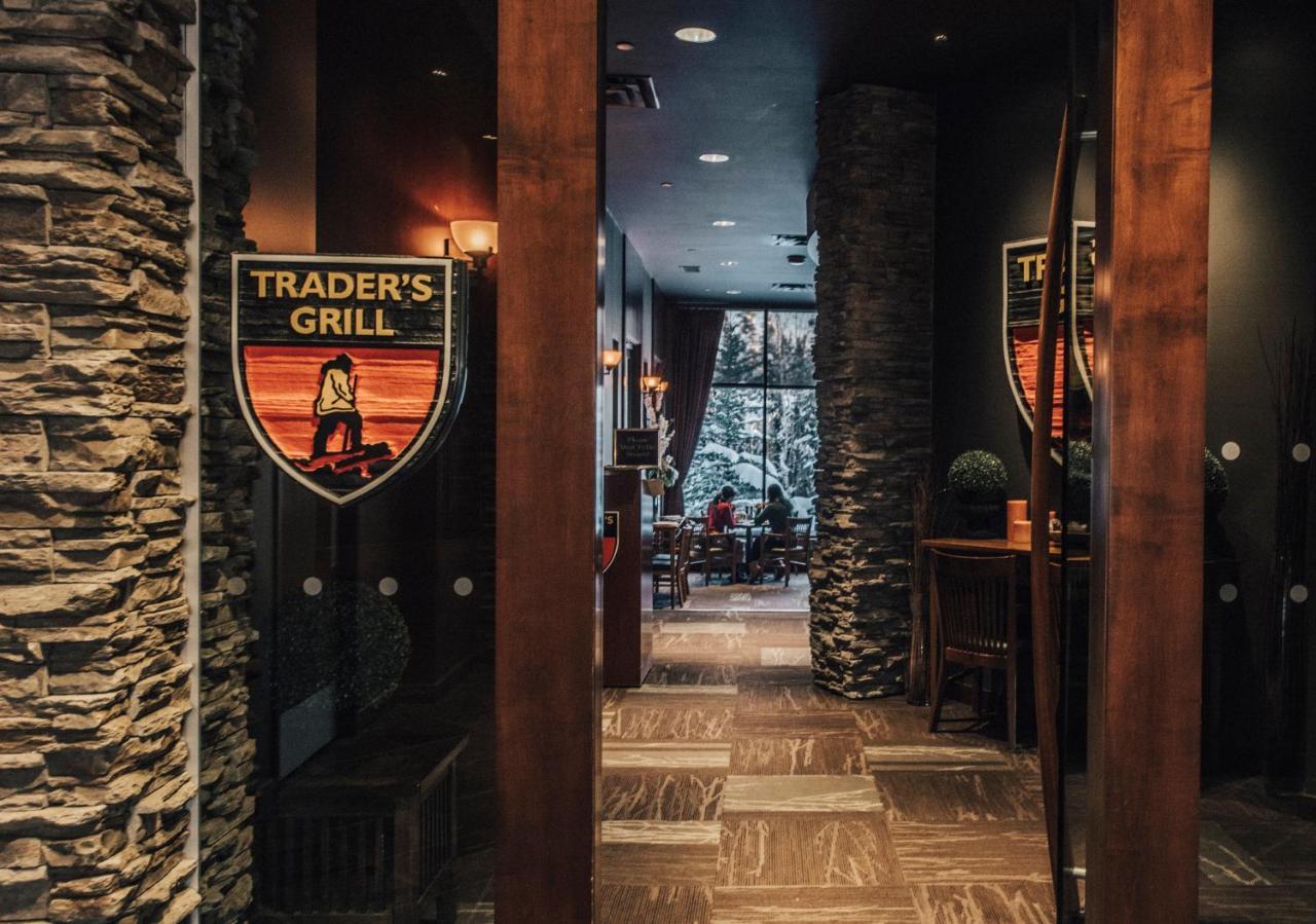 The Explorer Hotel Yellowknife Buitenkant foto